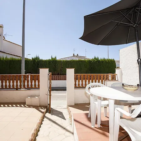 Casa En Lescala, Costa Brava 펜션 *